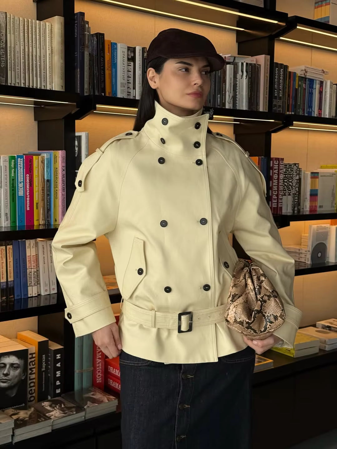 Ella Skræddersyet Trenchcoat med Ståkrave