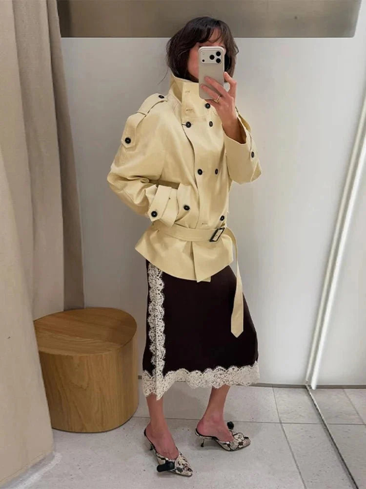Ella Skræddersyet Trenchcoat med Ståkrave