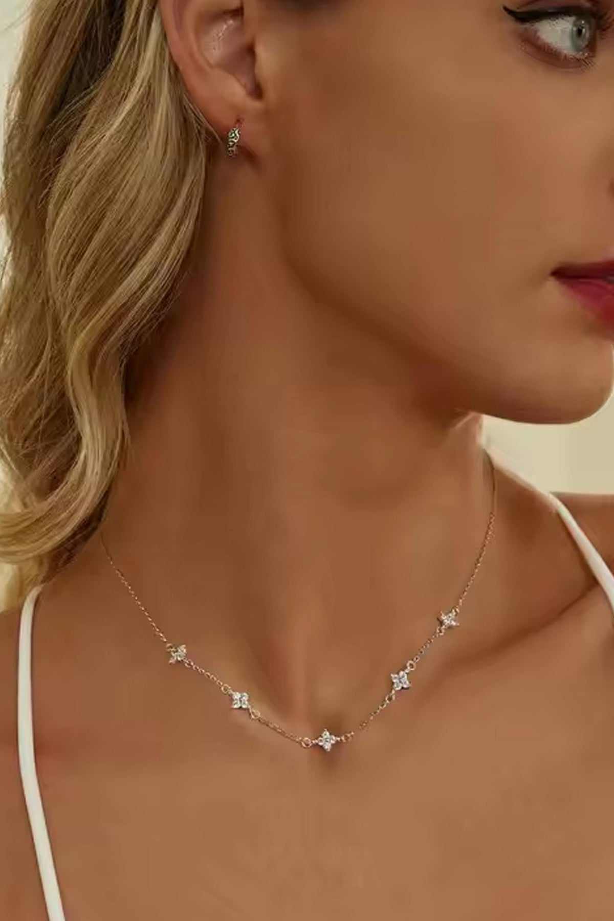 ZEYA - Dina Flower Zirconia Necklace