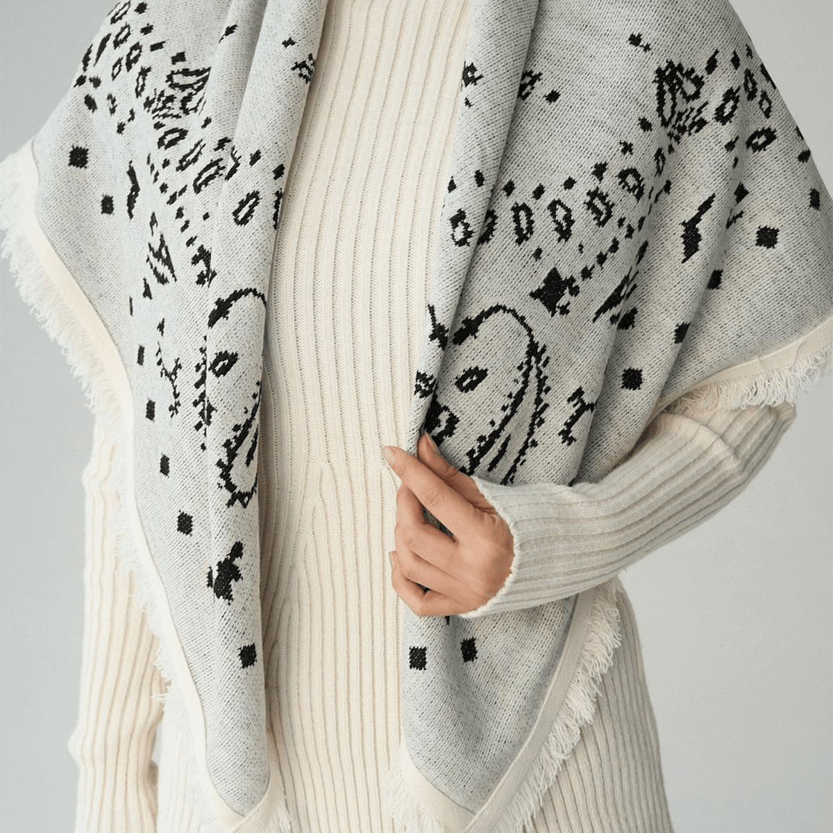 ZEYA - Terry Knitted Fringed Square Scarf
