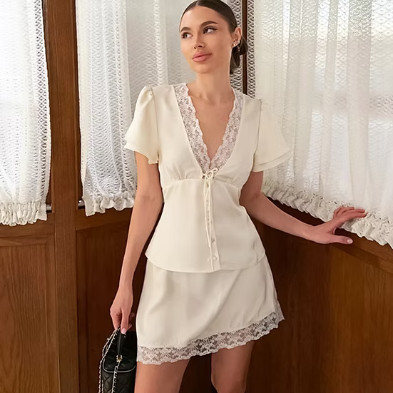 Greta satin knapbluse