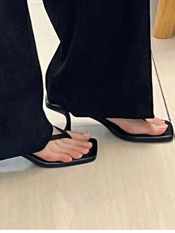 Celeste minimalistiske stilet-sandaler