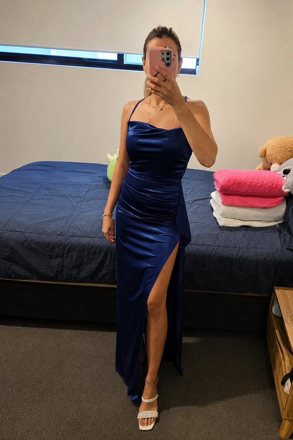 Monica Satin Åben-ryg Maxi-kjole