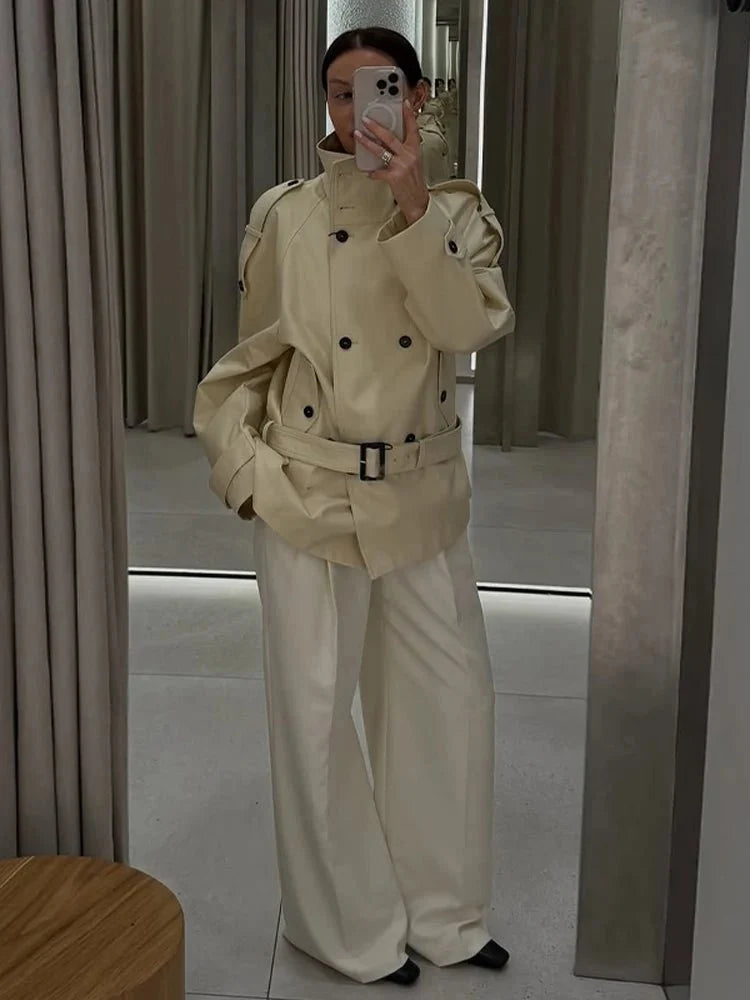 Ella Skræddersyet Trenchcoat med Ståkrave