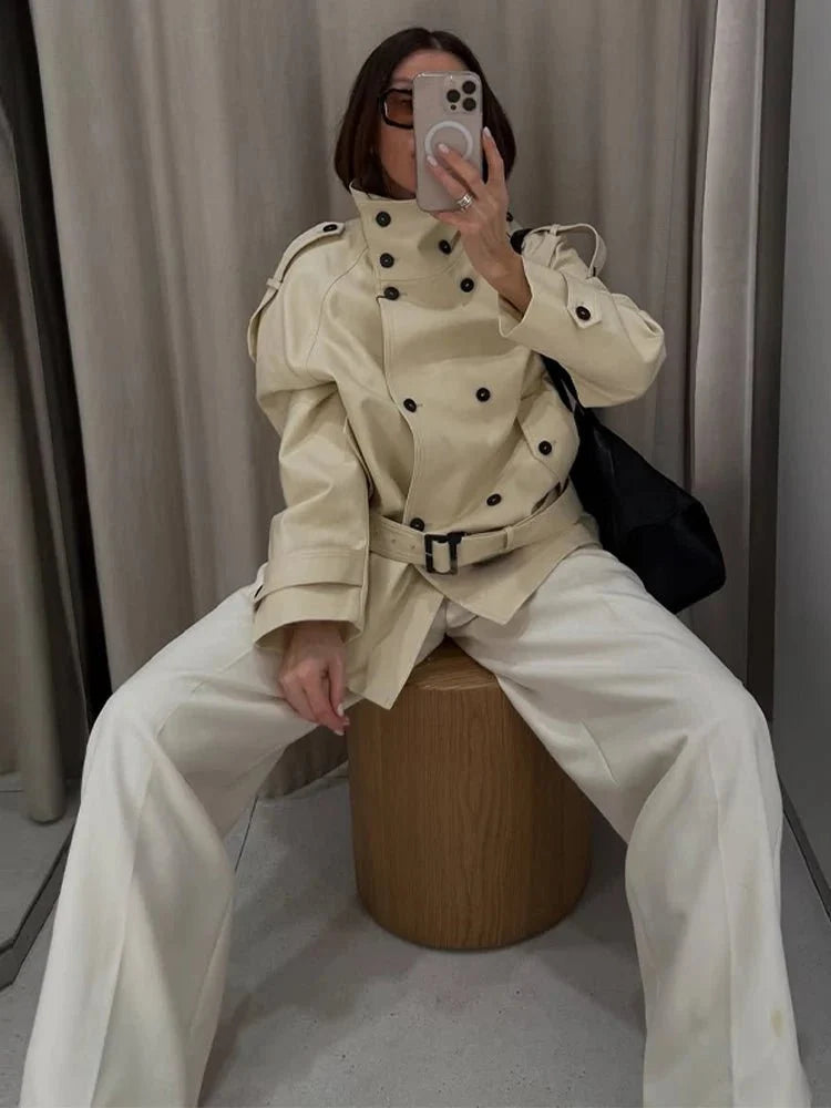 Ella Skræddersyet Trenchcoat med Ståkrave