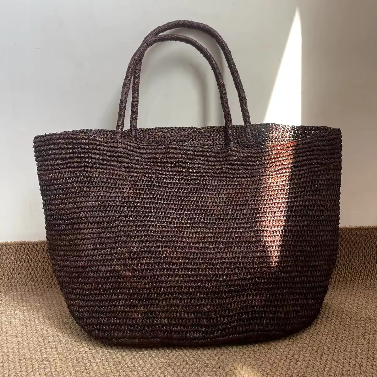 Vivienne håndvævet rattan-tote