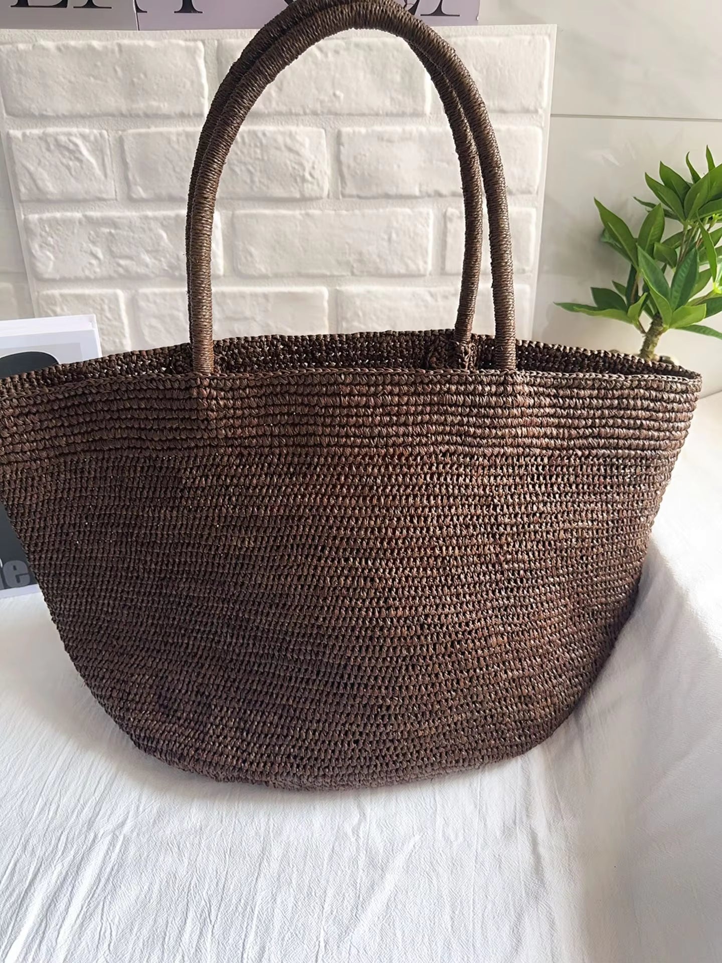 Vivienne håndvævet rattan-tote