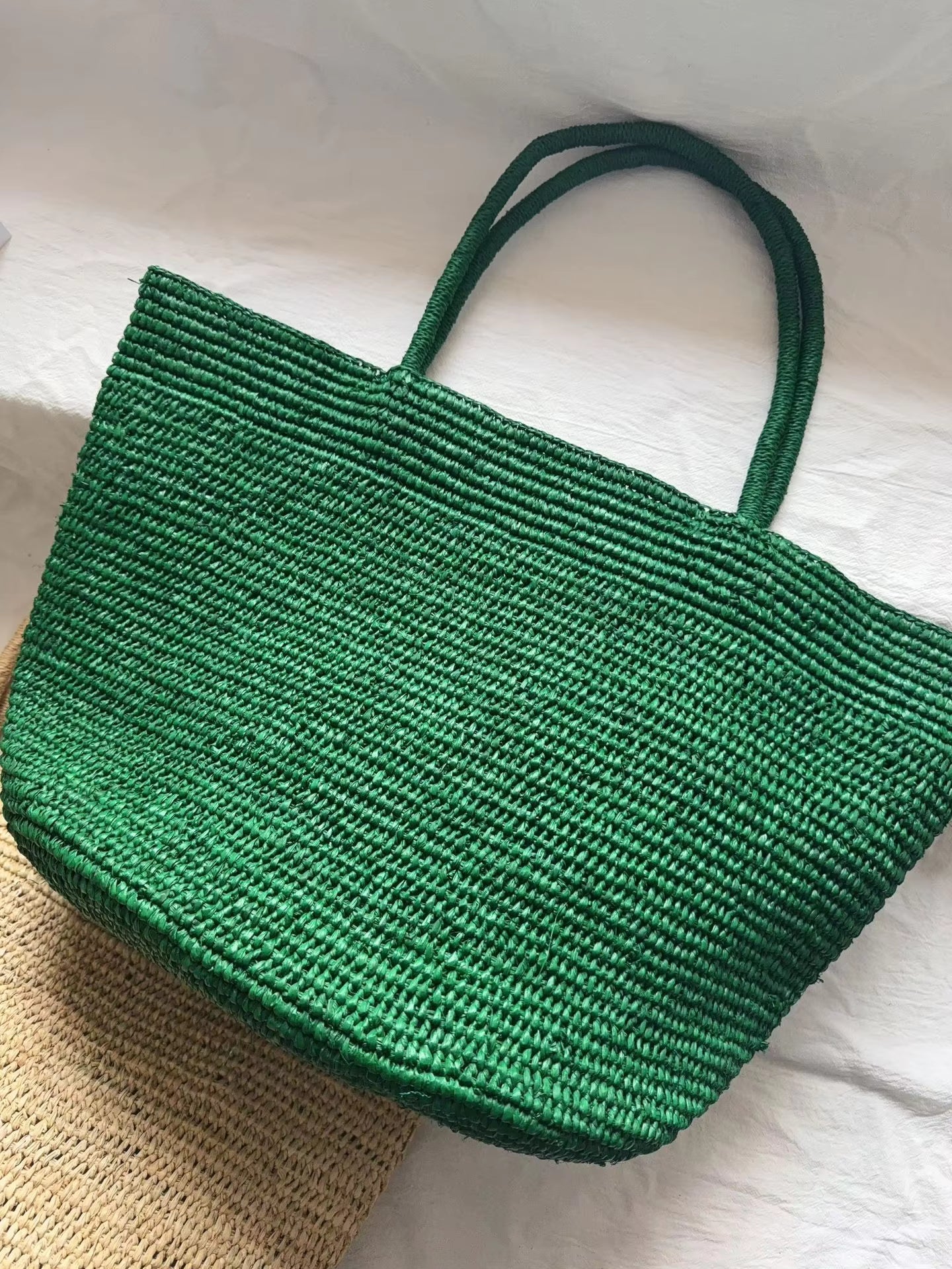 Vivienne håndvævet rattan-tote