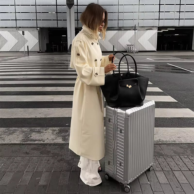 Lucy lang bælte-trenchcoat