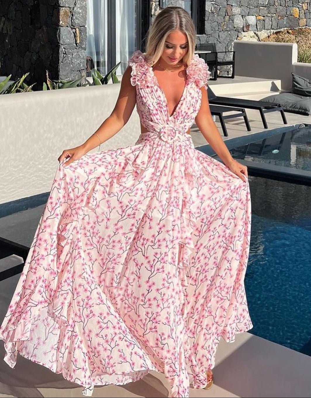 Katya maxi-kjole med blomster og flæseærmer