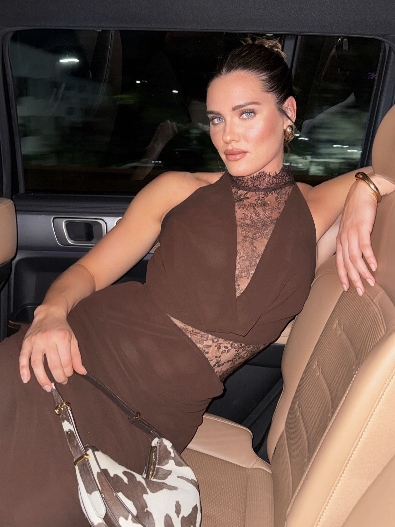 Sienna maxi-kjole i blonde med halterneck