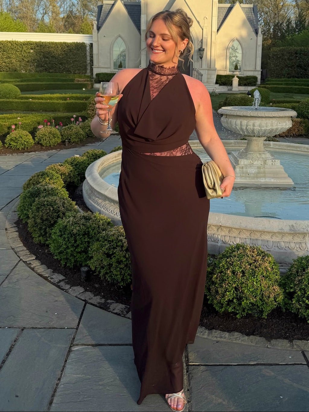 Sienna maxi-kjole i blonde med halterneck