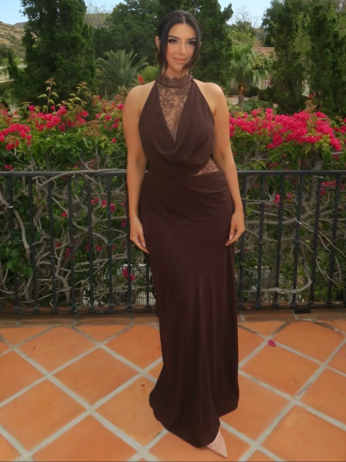 Sienna maxi-kjole i blonde med halterneck