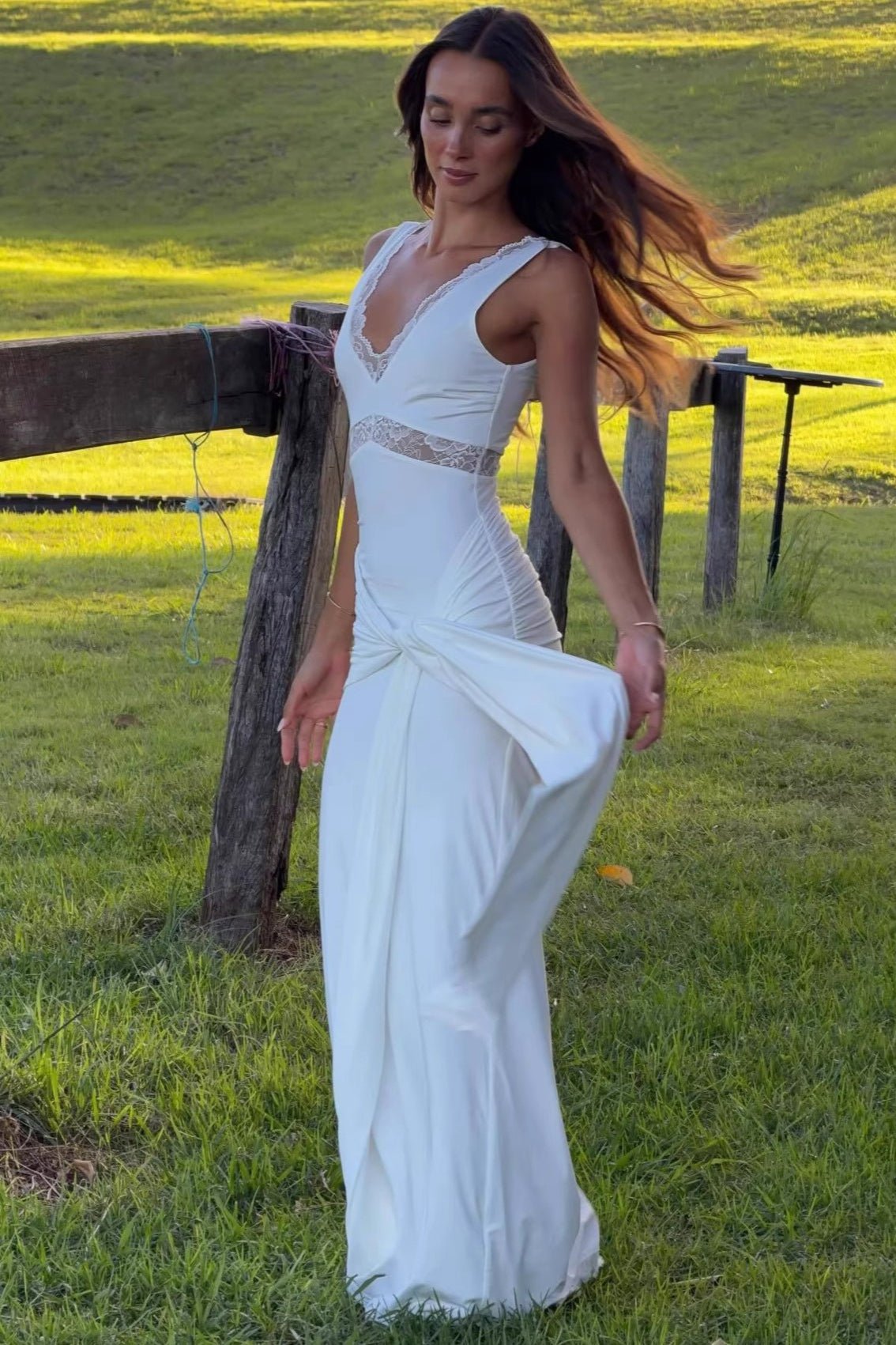 Ilaria blonder-panel tie-strap maxi-kjole