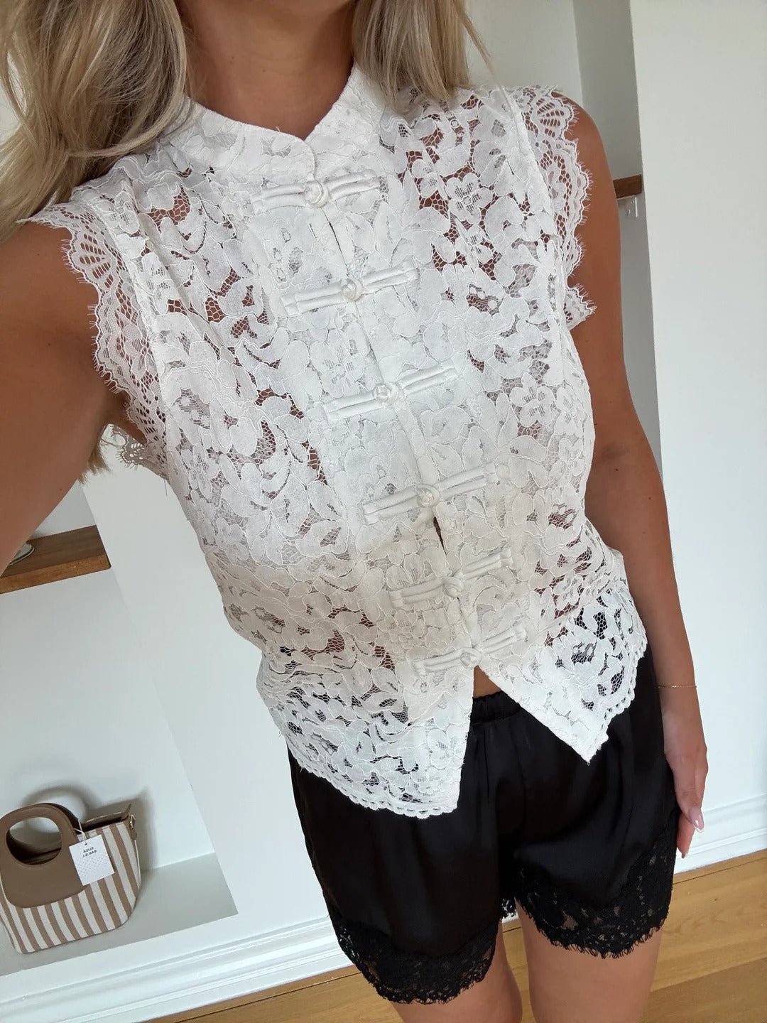 Helen mandarin blonder top