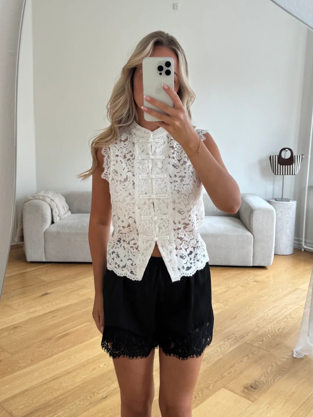 Helen mandarin blonder top