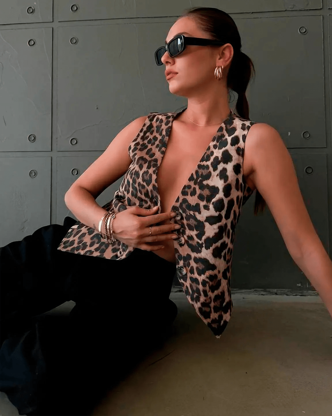 Monica vest med leopardprint