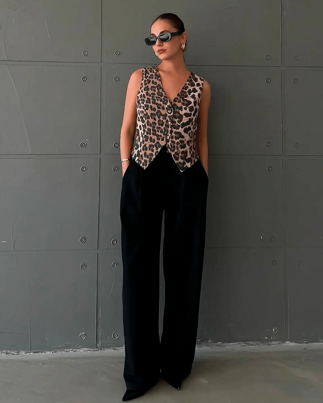 Monica vest med leopardprint