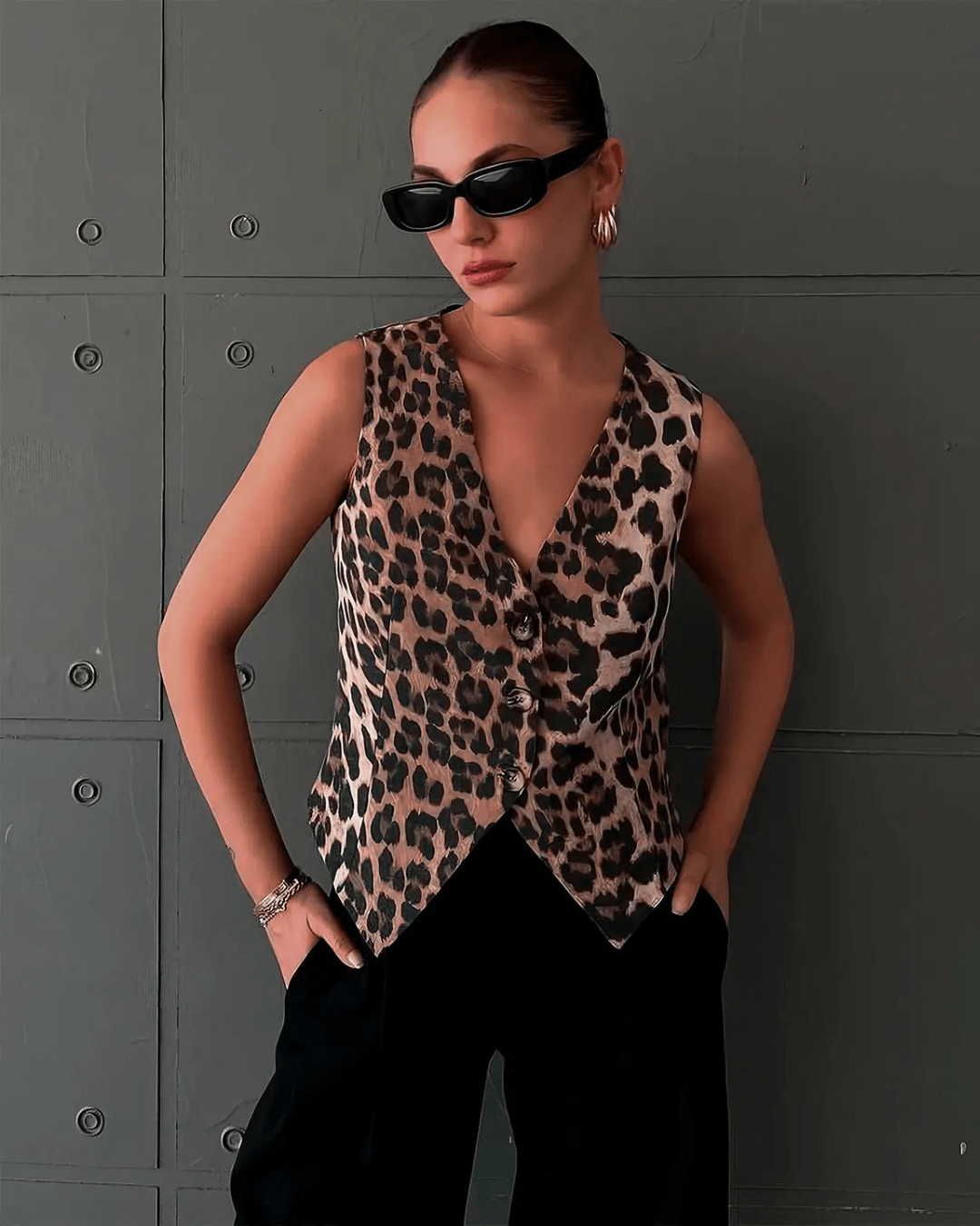 Monica vest med leopardprint