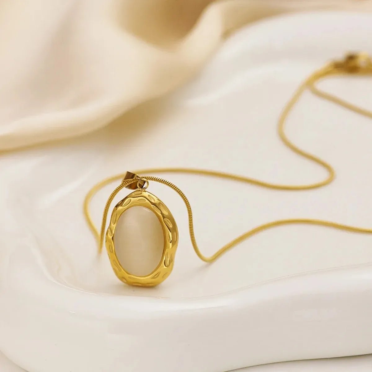 ZEYA - Catalina Oval Pearl Pendant Necklace