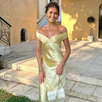 Jane Satin Off Shoulder Maxi-kjole