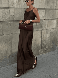 Leandra rygfri maxikjole i satin