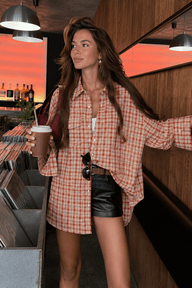 Olivia Oversized ternet skjortebluse