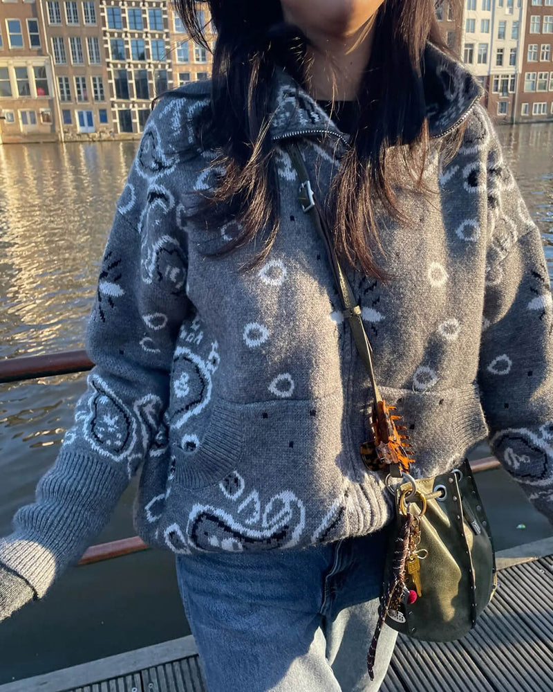 Stacey Paisley Strikket Cardigan