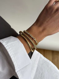 Tennisarmbånd med bogstaver